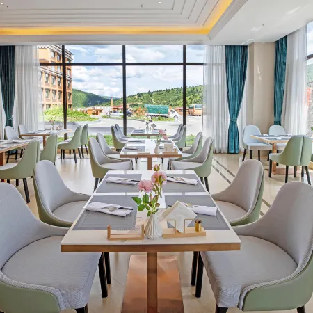 Yulong Hotel