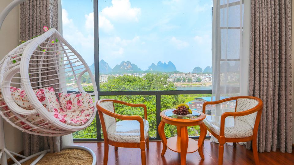 Qingteng Riverside Meishu Hotel