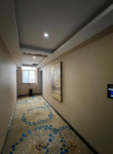 Huayue Fashion Hotel (Gongyi Xinhua North Road Dasong Food City)