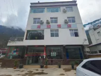 Longlong Hotel Hotels near Sichuan Kangding Guzanzhen Station