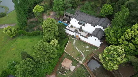 Wuyi Chujian Shan Inn Отели рядом с достопримечательностью «Huangjiali Ancient Trees»