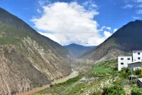 Tsavalon Township Marriott Holiday Inn