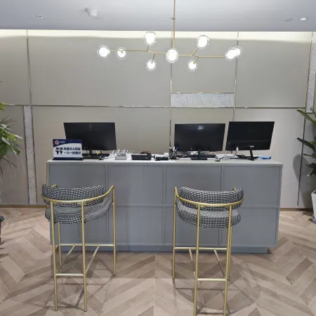 Donghe Hotel (Beijing Tongren Hospital Chongwenmen Subway Station Branch) Отели рядом с достопримечательностью «Железнодорожный вокзал Пекина»