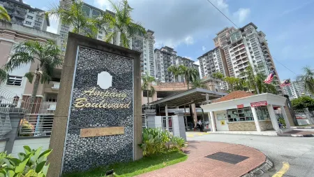 3Br 8Pax KL City Centre KLCC View Ampang Boulevard Condo Отели рядом с достопримечательностью «myBatik - Canting and Coloring»