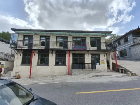 北京霊山望山閣 Shennv Peak周辺のホテル