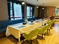 TOWO Shangpin Hotel (Changsha Railway Station Amiring Subway Station)