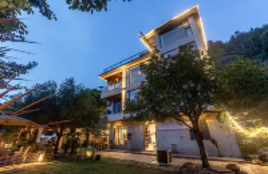 Qingyuan Tenghu Xiaoyuan Slow Time Homestay