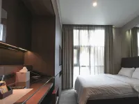 Amrise Hotel Kitchener, Check in 9PM, Check Out 8Am