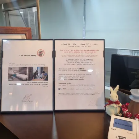 Brown Suites Hotel sinchon central Отели рядом с достопримечательностью «Лакшари Нораебанг»