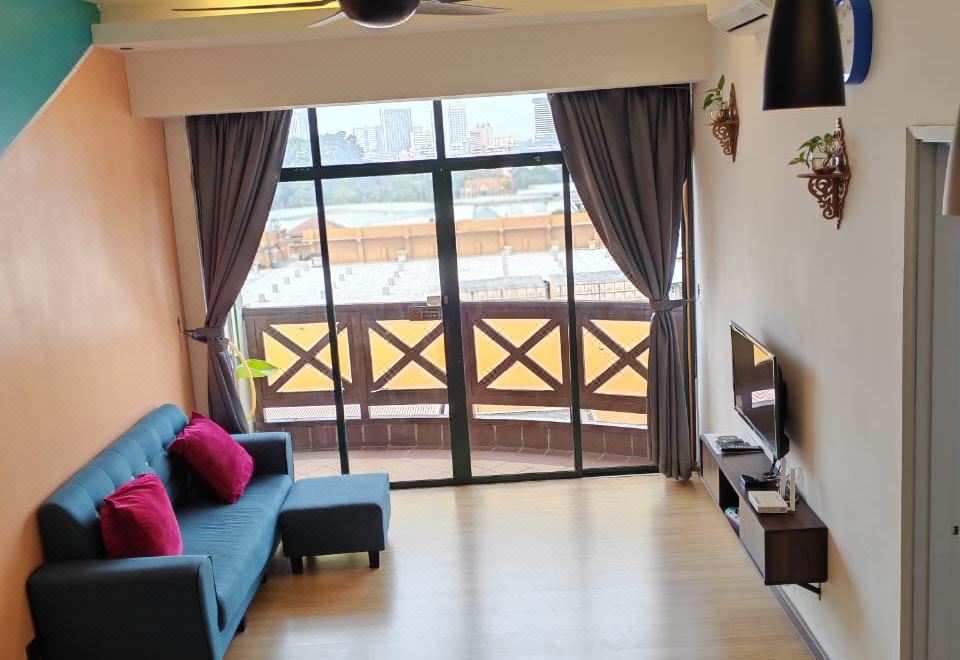 2. Homestay..