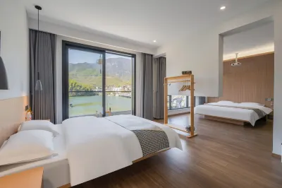 Linxi Lakeside Homestay (Yunshang Grassland) Hotels in Xianlongxia Drifting