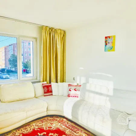 Apartment 44, spacious living area, separate kitchen & 1 bedroom