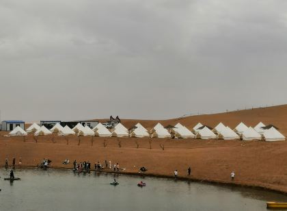騰格里漠貝星空露營地