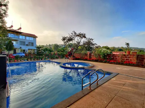 Strawberryland Resort - parking