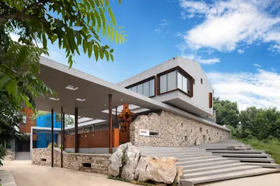Taiyang Wild Luxury Art Hotel Các khách sạn ở 