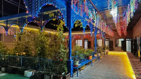 Gongliu Yueting Yushe Homestay Отели в г. Гунлюй