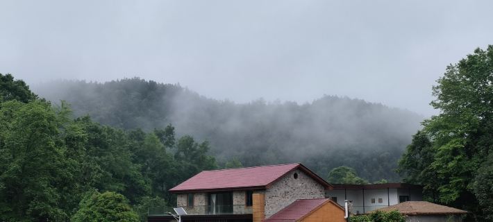 Jiangdong Chinese Inn (Changshui Scenic Area) Hotele w: Powiat Wuning