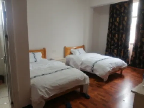 Luoping Mountain foot Renjia Station