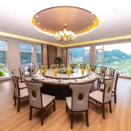 Zhaxi Yingxiang Grand Hotel