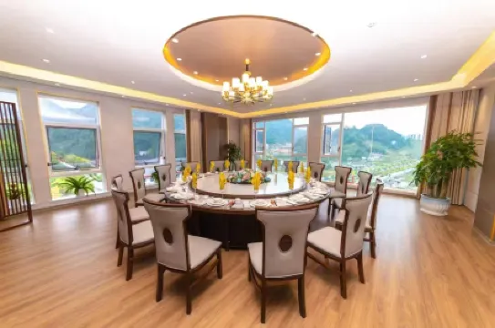 Zhaxi Yingxiang Grand Hotel