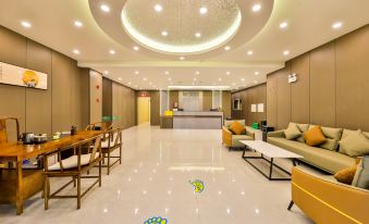 Xuexiang Xueyang Xianyu Hotel (Erlanghe Scenic Area Branch)