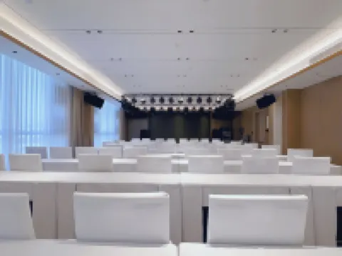 Xingbaishun Hotel Hotels in Jingtai