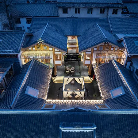 Far Hil Reflectsnow Hotel