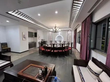 Jinfeng Hotel Отели рядом с достопримечательностью «Nangong Parrot Park»