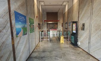 Rongjunfu Hotel (Exit A of Bantian Metro Station on Line 5, Shenzhen)