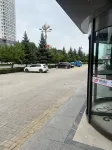 7 days premium hotel (Fujin Jiansanjiang Shengli Street store) - parking
