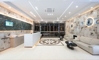 Qiqing Mercure Hotel (Rainbow Beach Branch)