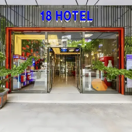 18 HOTEL