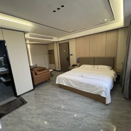 Maple Leaf Boutique Hotel