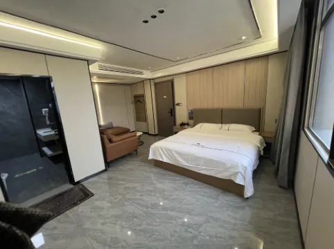 Maple Leaf Boutique Hotel