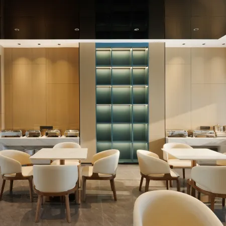 Yilong Anyue Hotel (Chengmai Old City Hainan Free Trade Port Ecological Software Park Store)