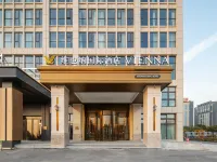 Vienna International Hotel (Fangte Amusement Park, Jiujiang Development Zone, Wuhu) Hotel di Wuhu