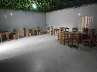 Caohai Jingyuan Homestay (Lugu Lake Walking Marriage Bridge) - Pysäköinti