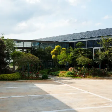 Juyuan Homestay Resort Hotel
