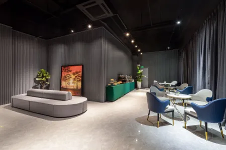 Tomorrow Hotel (Bao'an International Airport Huangtian Subway Station) Отели рядом с достопримечательностью «Shenzhen Airport Fuyong Pier - Passenger Terminal»