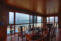 Moon Bay Holiday Hotel