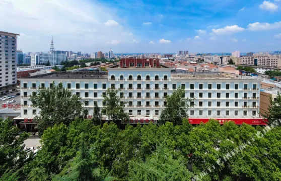 晉城湖濱花園酒店（國貿廣場德華興店）