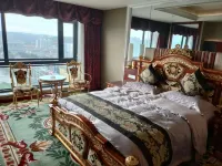 Platinum Han Palace International Hotel Отели рядом с достопримечательностью «Диньшань»