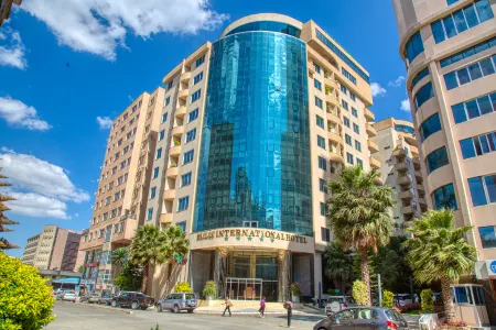 Elilly International Hotel Отели рядом с достопримечательностью «St. George Church»