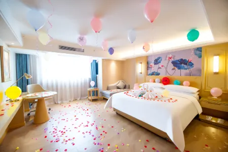 Vienna Hotel (Chongqing Lijiatuo Pedestrian Street) Отели рядом с достопримечательностью «Chongqing University of Technology (Huaxi Campus)»