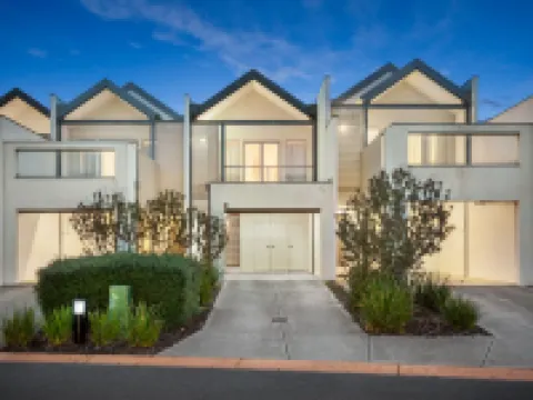 Quest Sanctuary Lakes Hotels in Point Cook