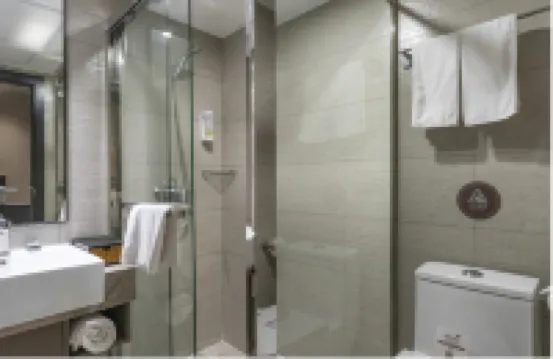 Homeinn Plus Hotel (Shanghai Sinan Road Huaihai Middle Road Subway Station) Hotel berhampiran Taman Fuxing