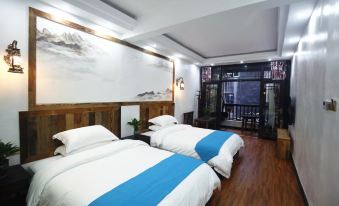 fenghuang ancient style courtyard homestay