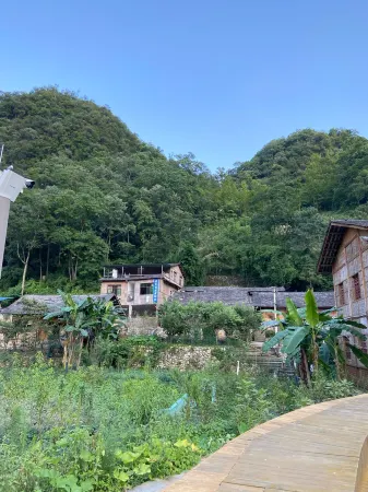 Ziyun Dahe Wangxiaohai Hotel Отели рядом с достопримечательностью «Ziyun Getu River Scenic Spot»