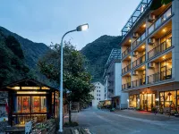 Yun House Hotels near Baiyunyuan