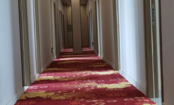 Zhengzhou Yulong Hotel